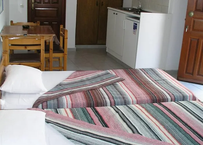 Sunstudios 아파트 *